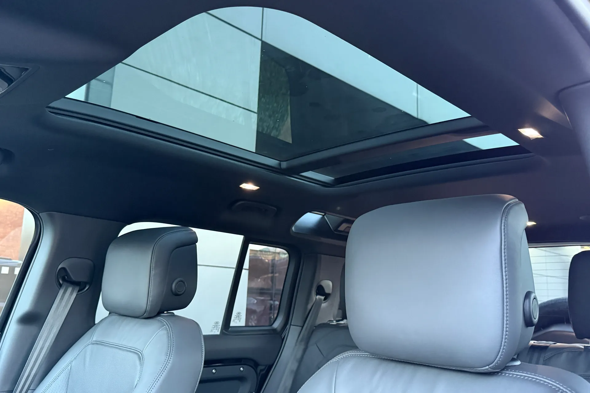 LAND ROVER Defender 110 thumbnail image number 53