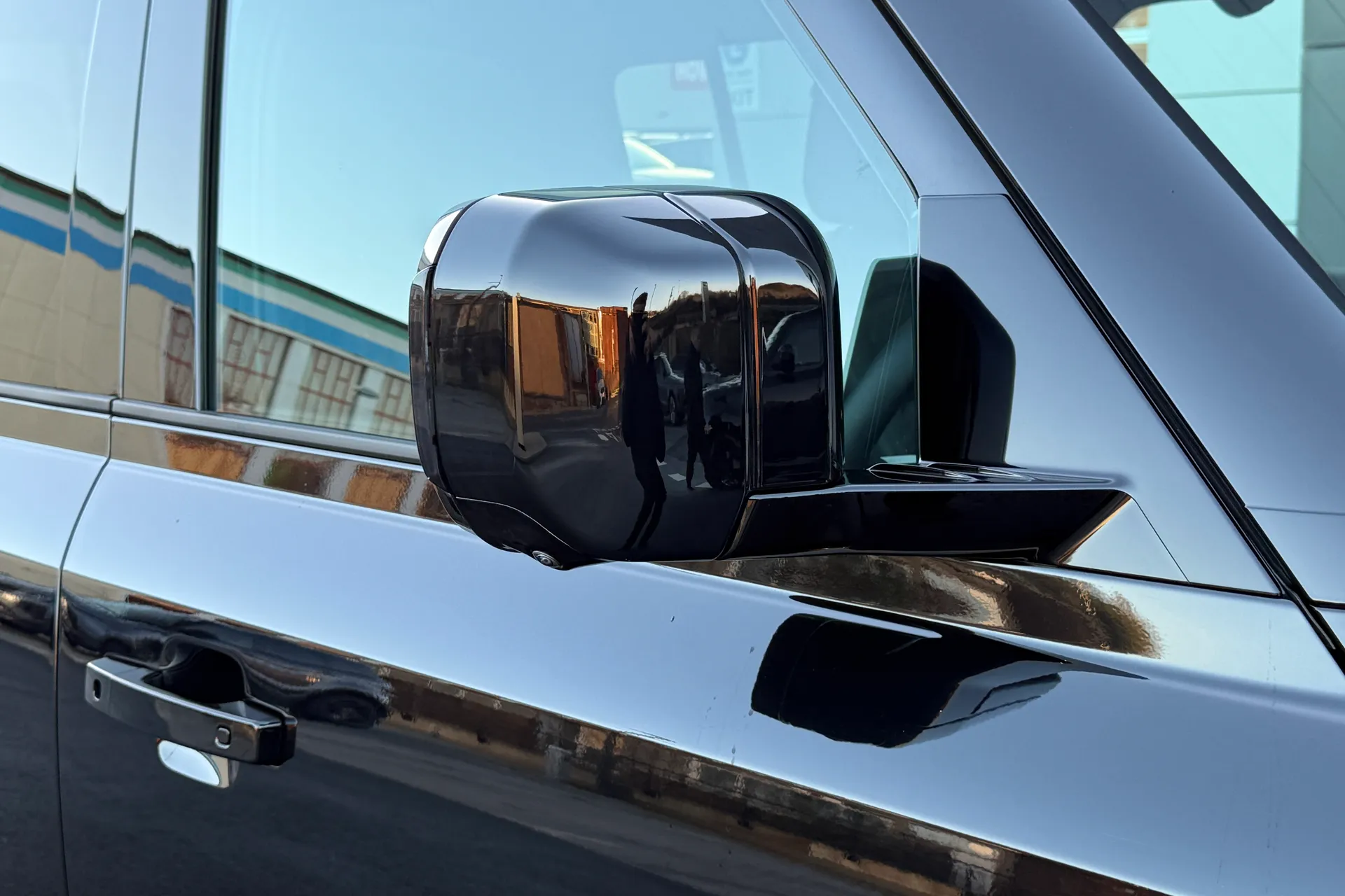 LAND ROVER Defender 110 thumbnail image number 36