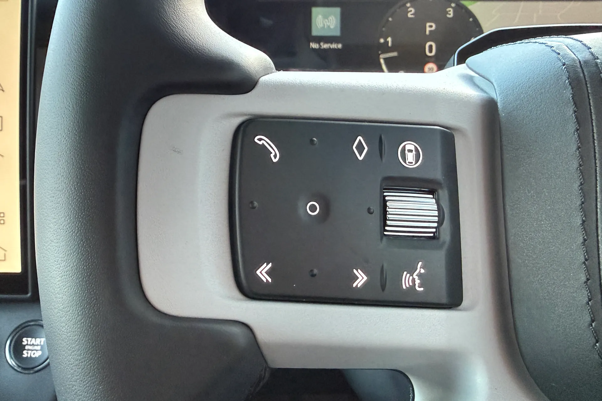 LAND ROVER Defender 110 thumbnail image number 31