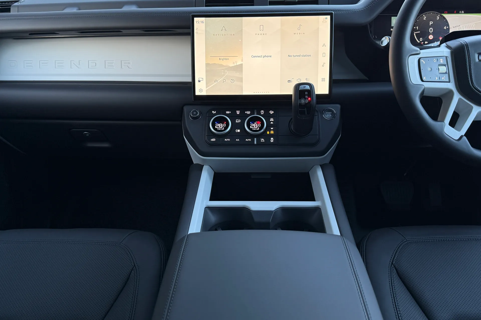 LAND ROVER Defender 110 thumbnail image number 28