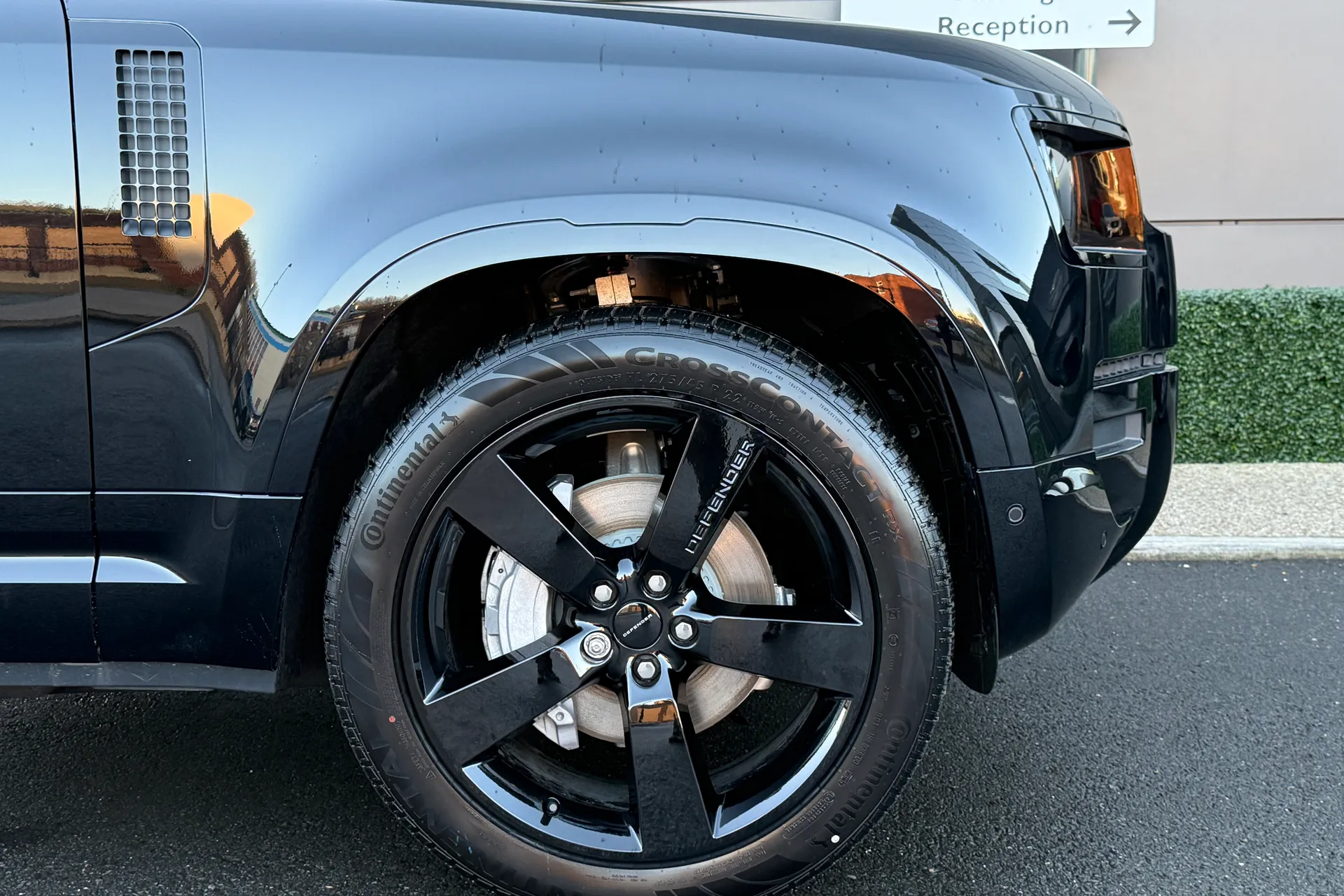 LAND ROVER Defender 110 thumbnail image number 24