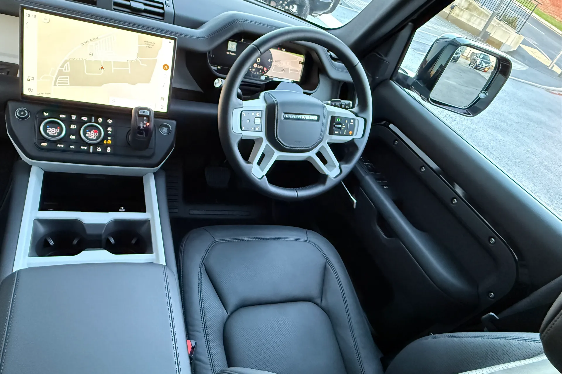 LAND ROVER Defender 110 thumbnail image number 49