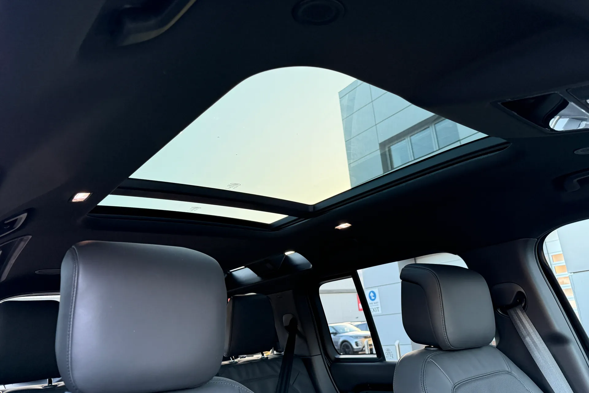 LAND ROVER Defender 110 thumbnail image number 9