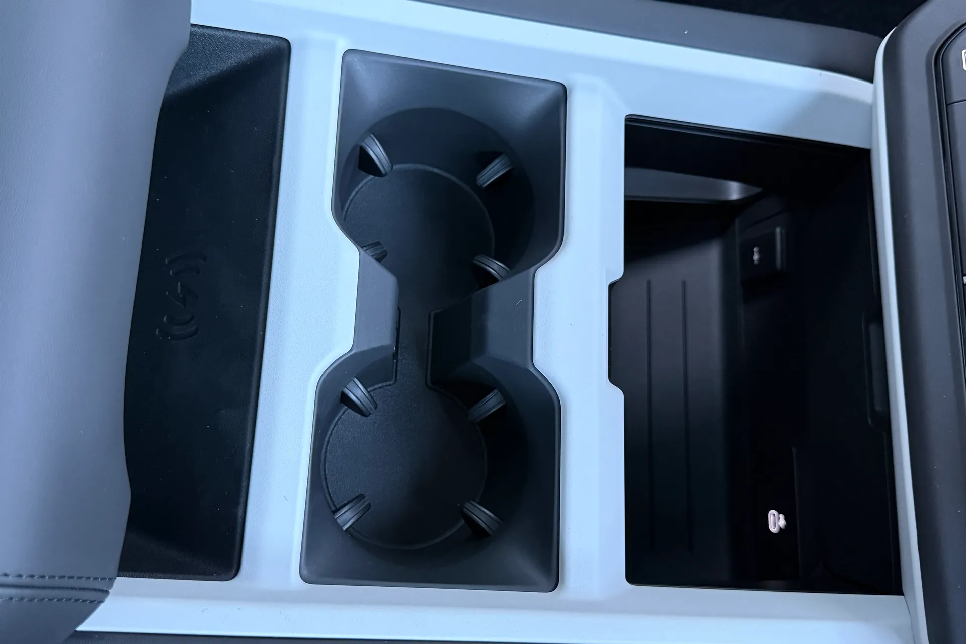 LAND ROVER Defender 110 thumbnail image number 56