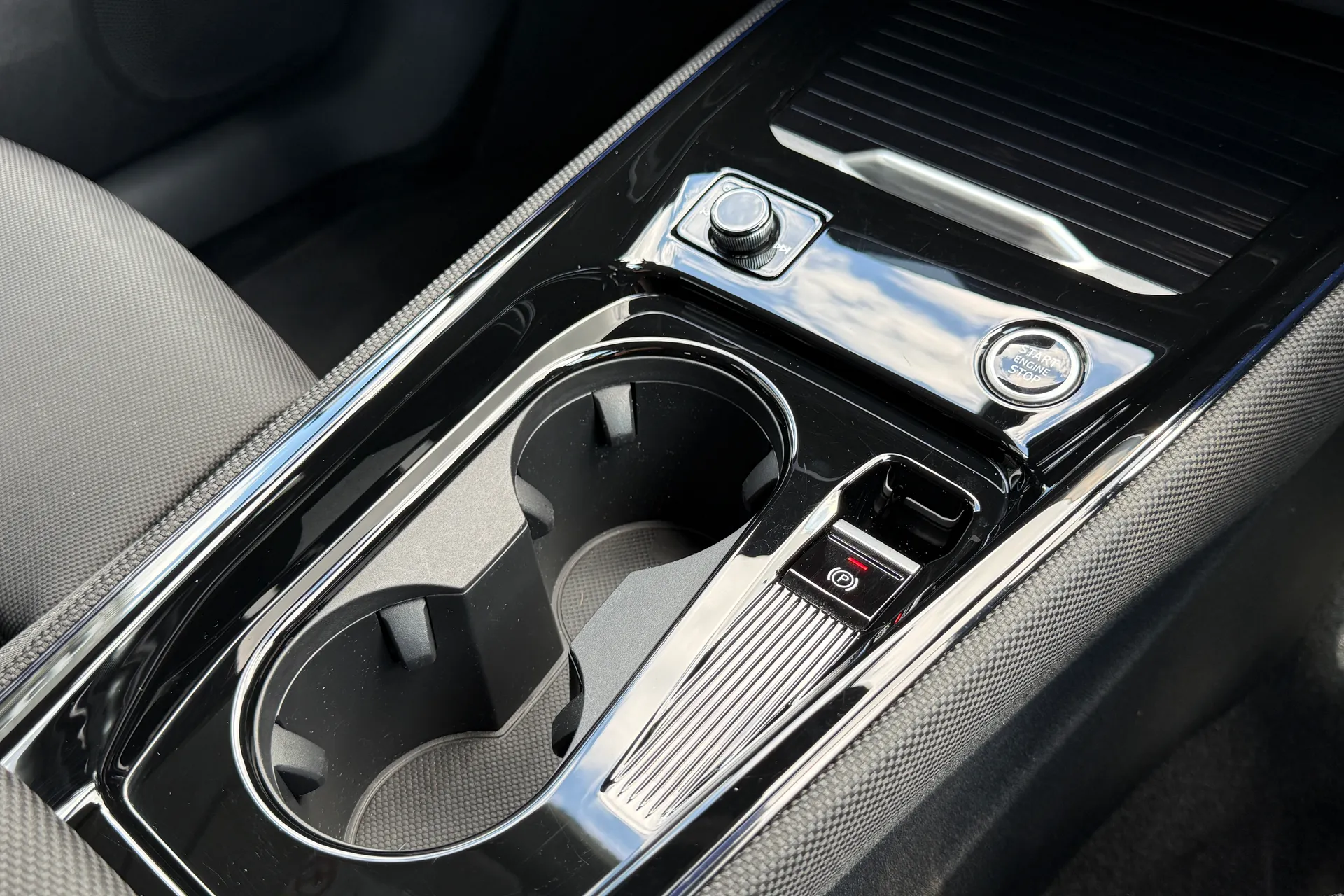 Audi Q3 thumbnail image number 19