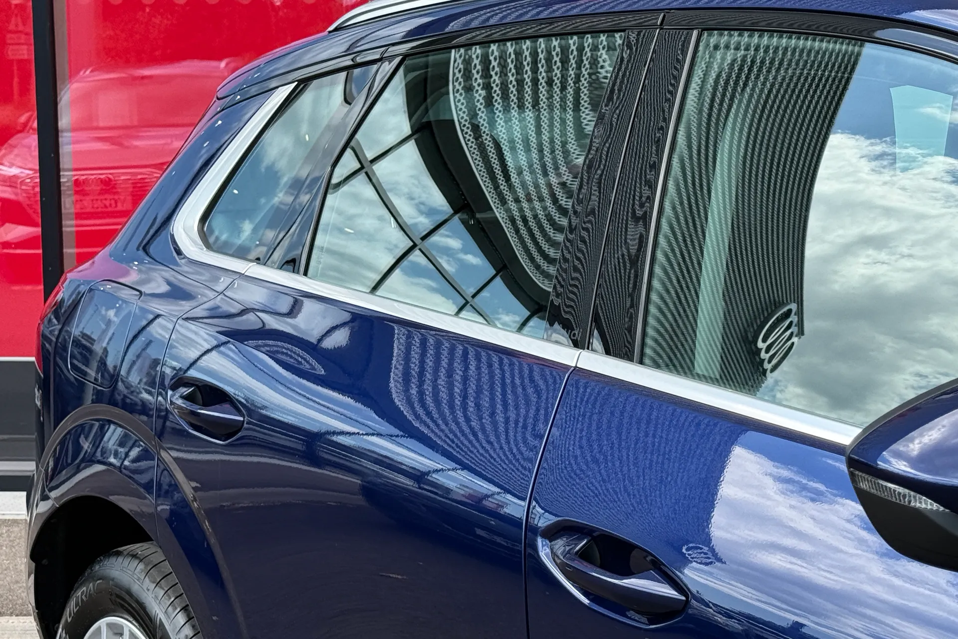Audi Q3 thumbnail image number 17