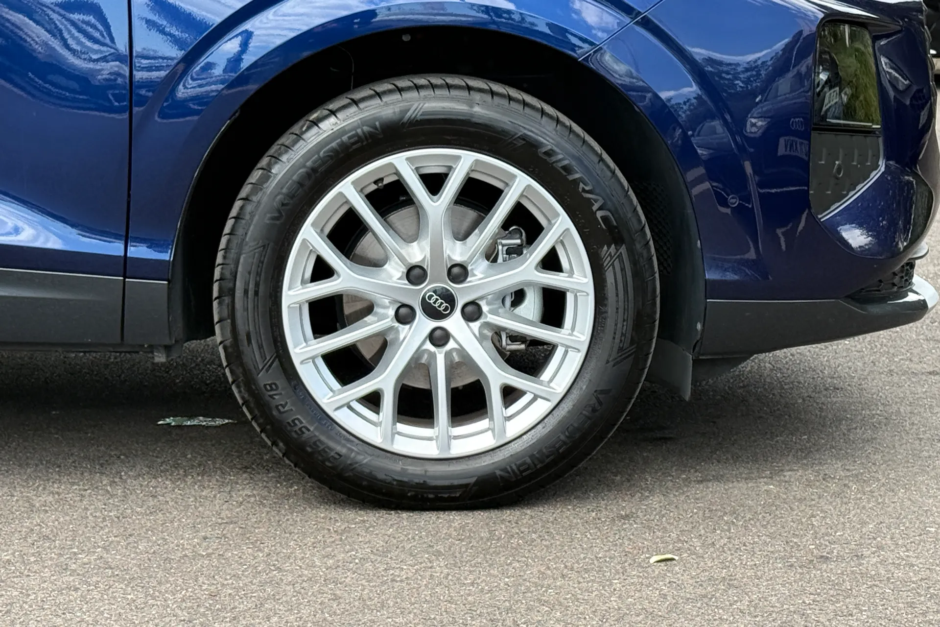 Audi Q3 thumbnail image number 13
