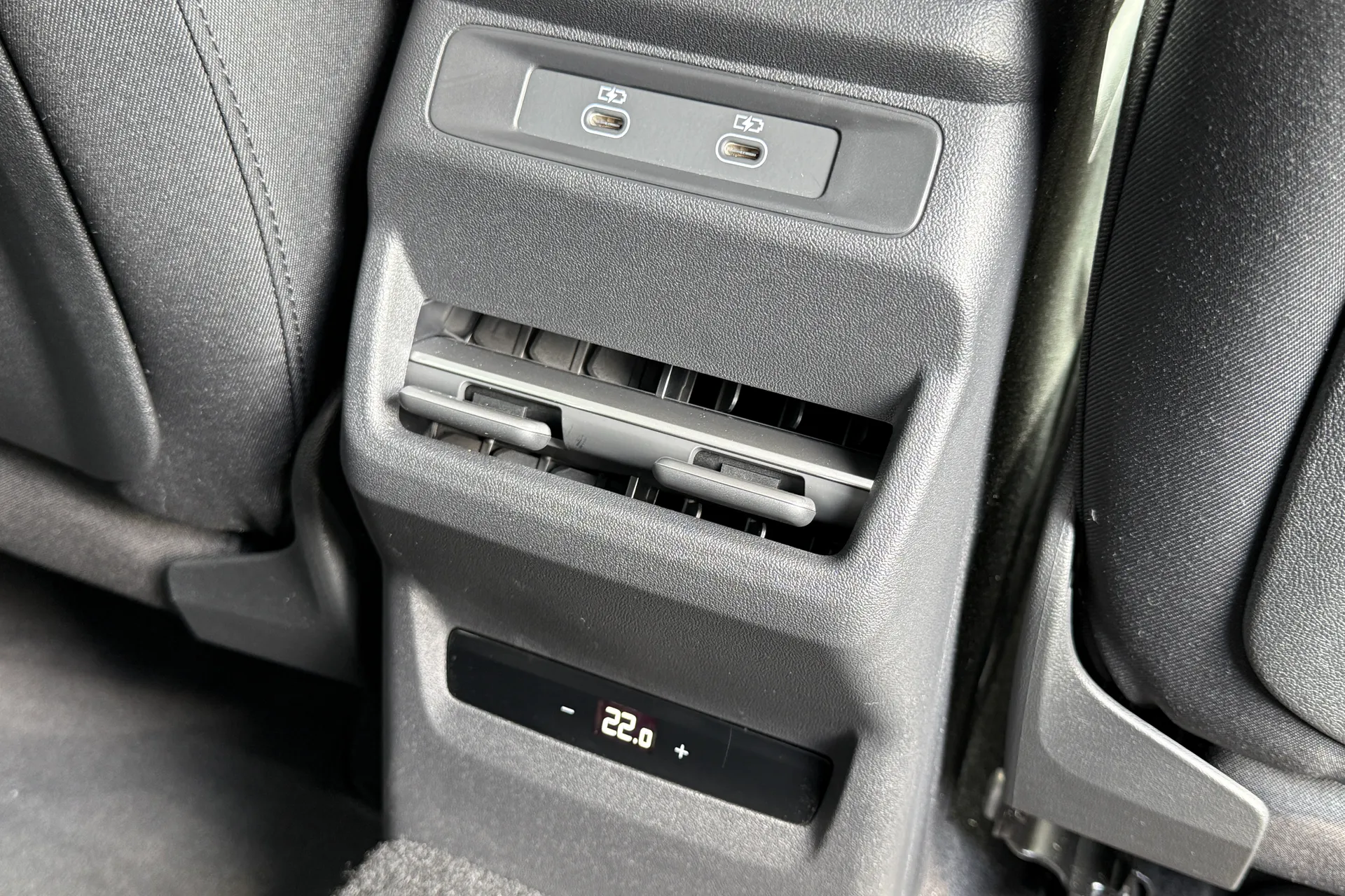 Audi Q3 thumbnail image number 39