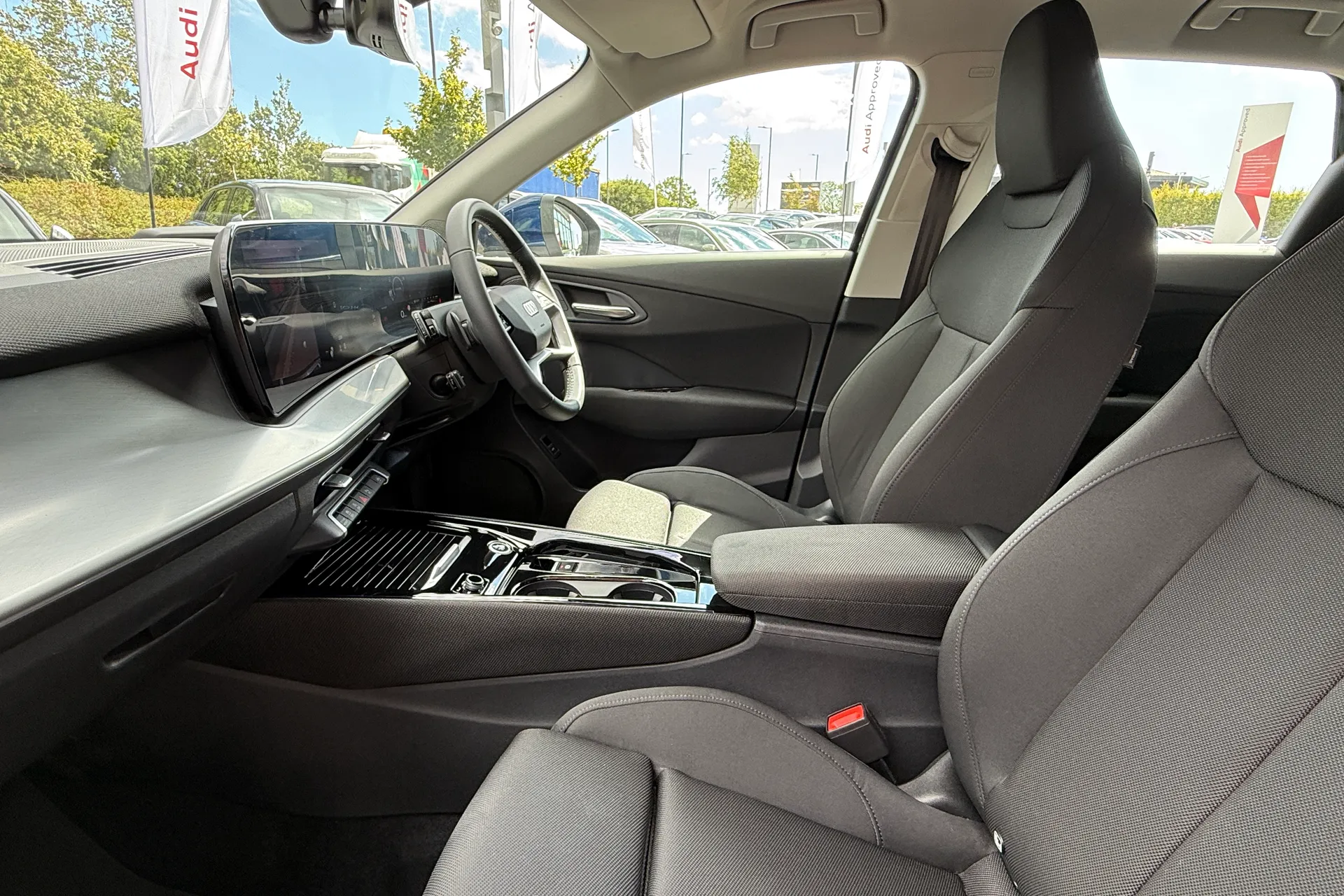Audi Q3 thumbnail image number 44