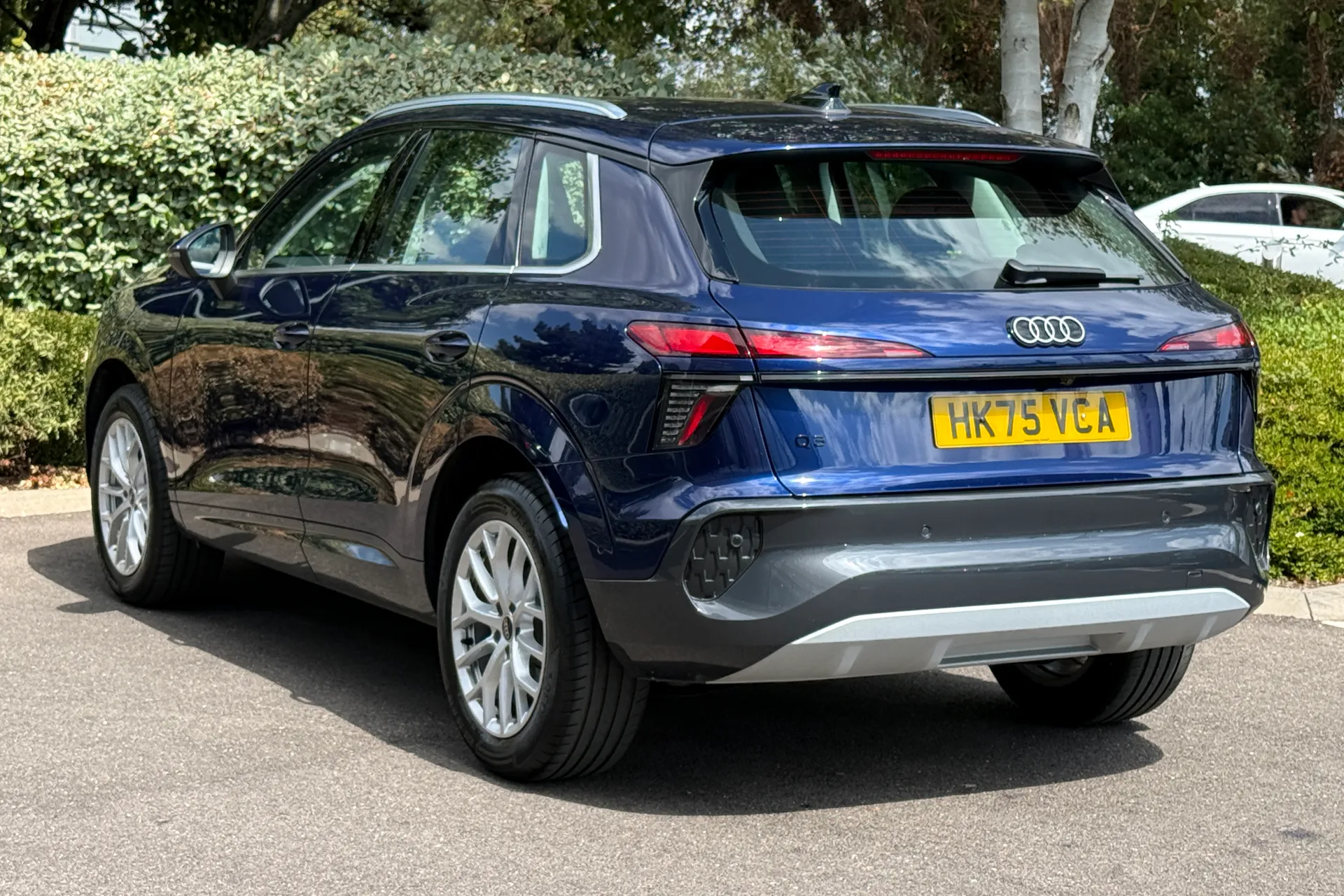Audi Q3 thumbnail image number 11