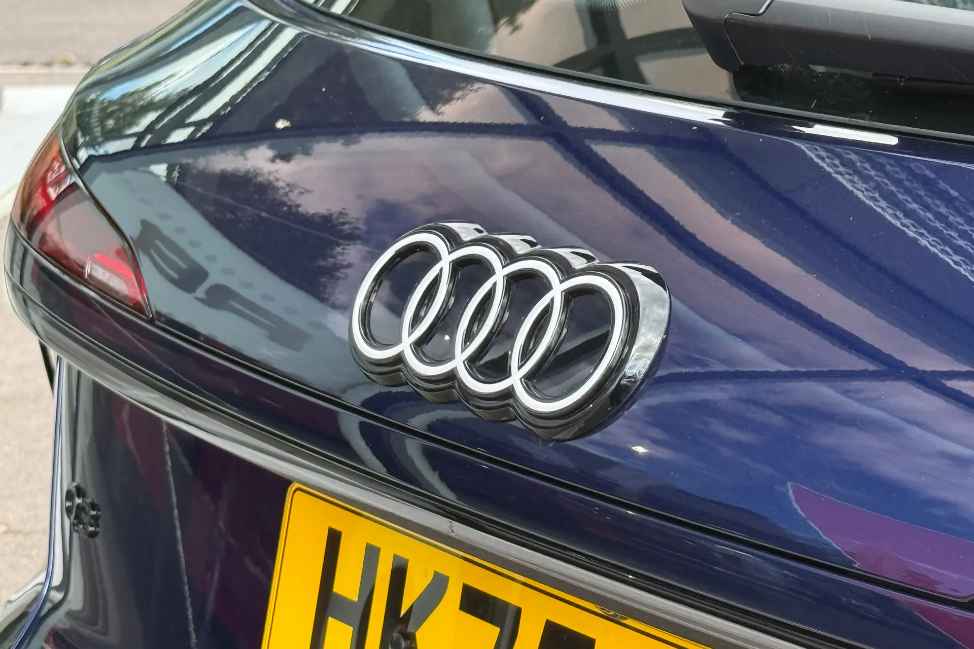 Audi Q3 thumbnail image number 25
