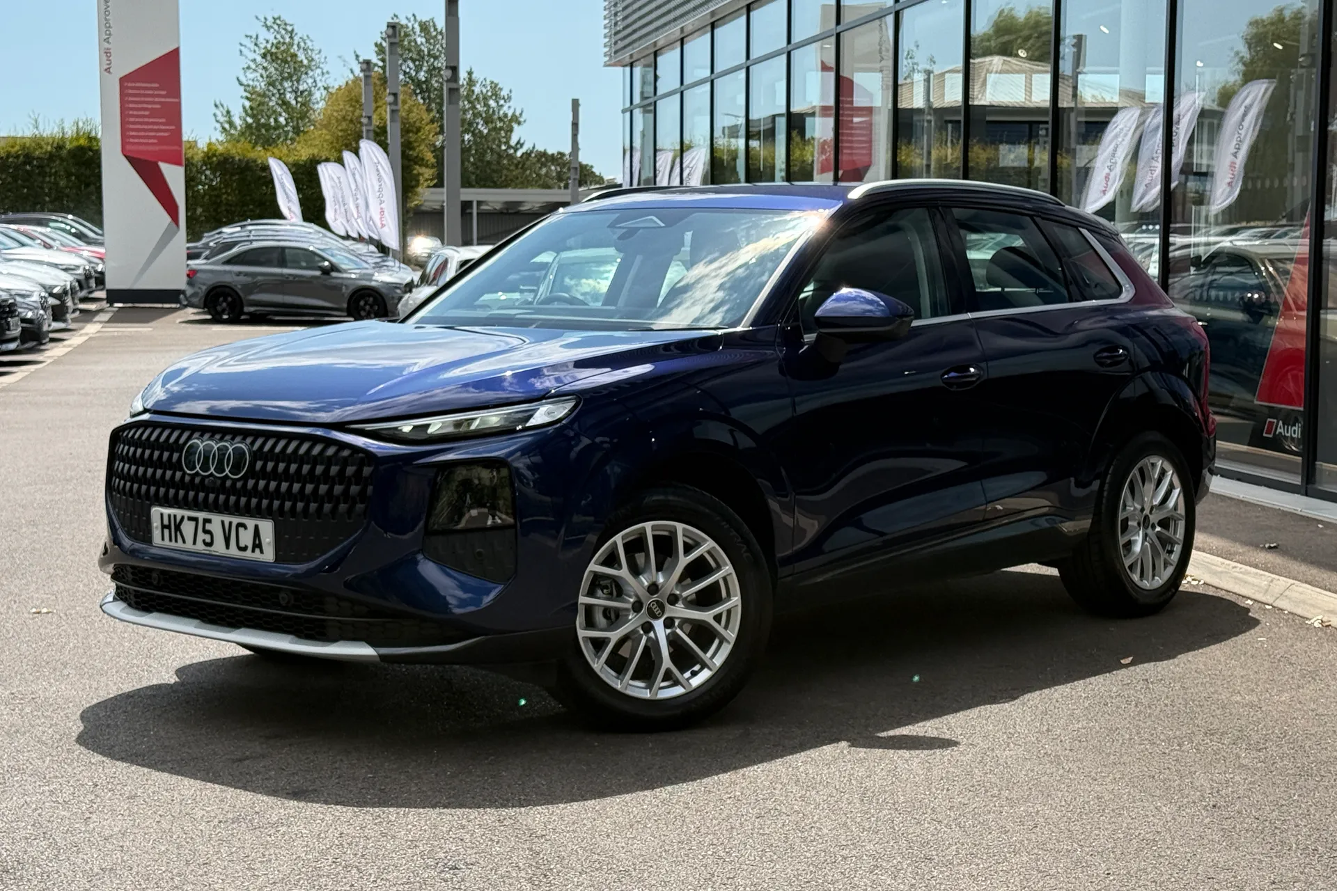 Audi Q3 thumbnail image number 9