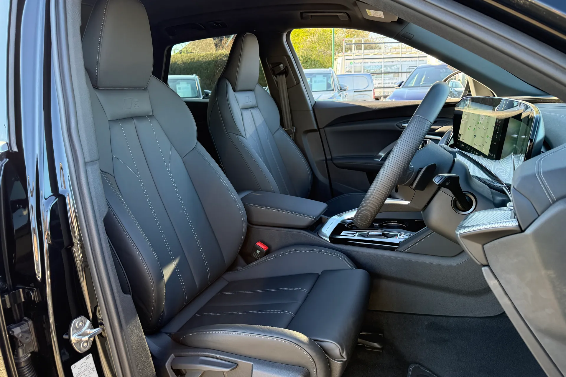 Audi Q5 thumbnail image number 25