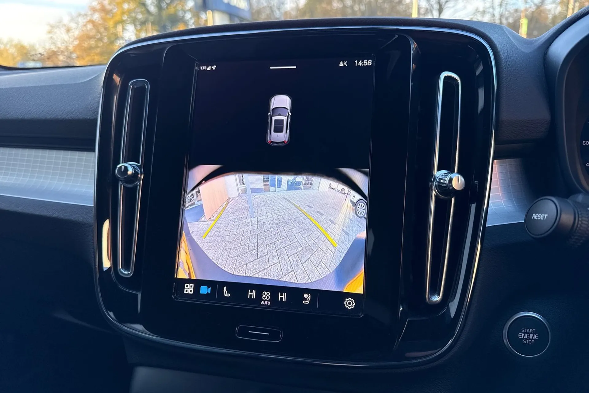 Volvo XC40 thumbnail image number 38