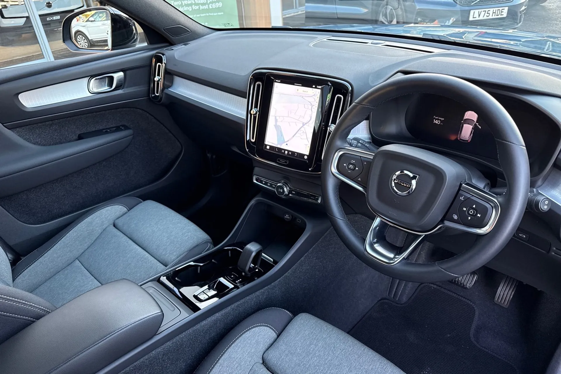 Volvo XC40 thumbnail image number 6