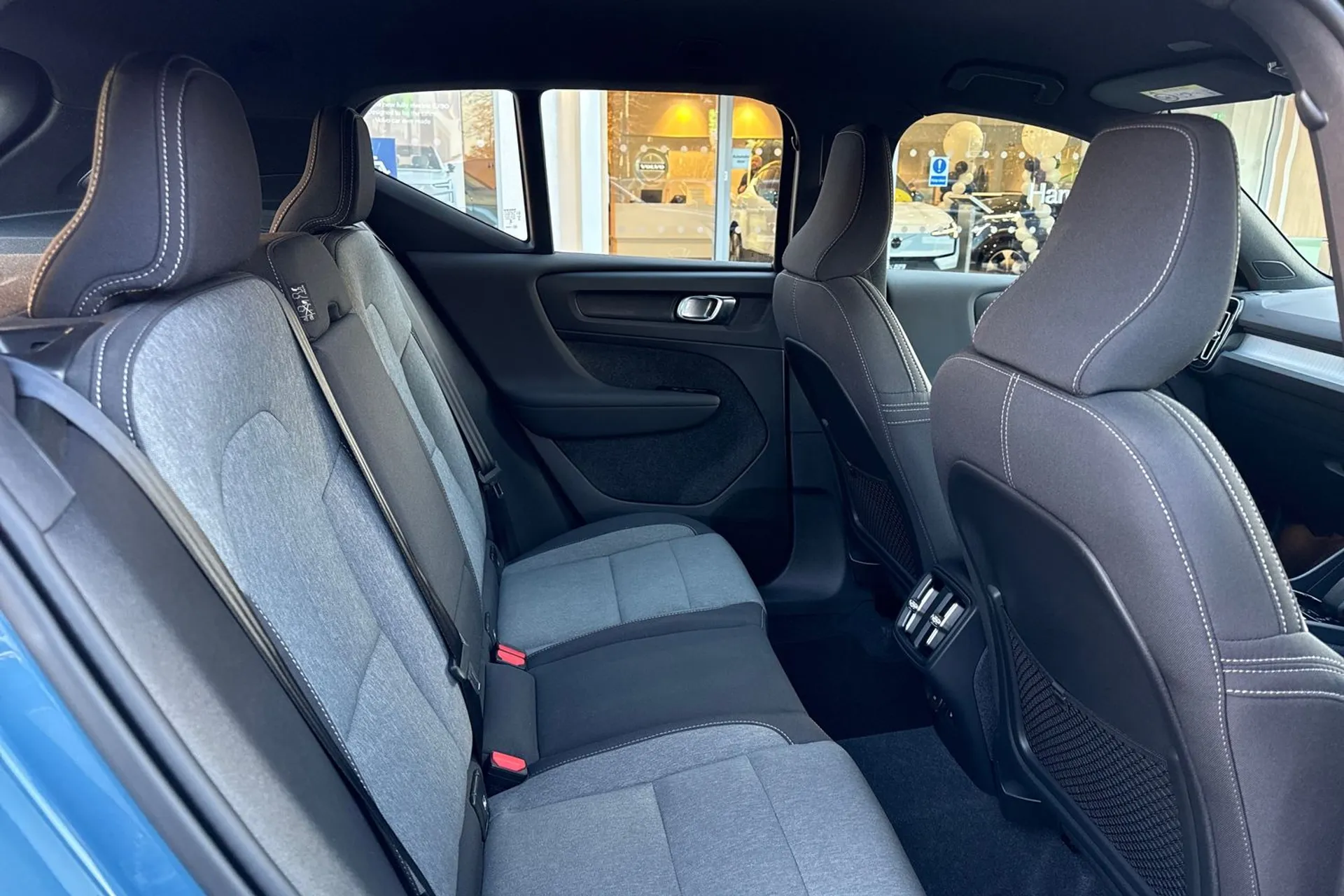 Volvo XC40 thumbnail image number 23