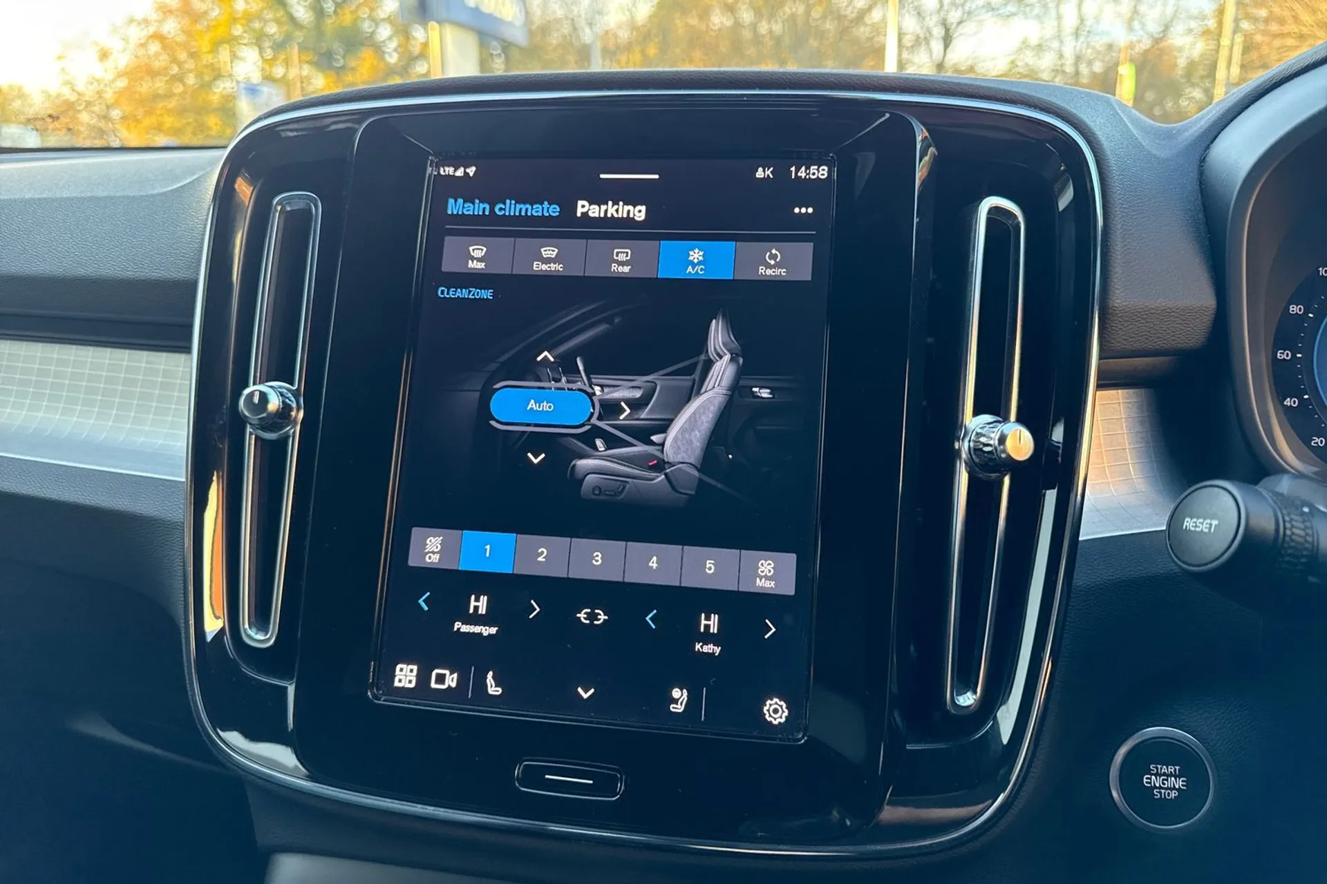 Volvo XC40 thumbnail image number 39