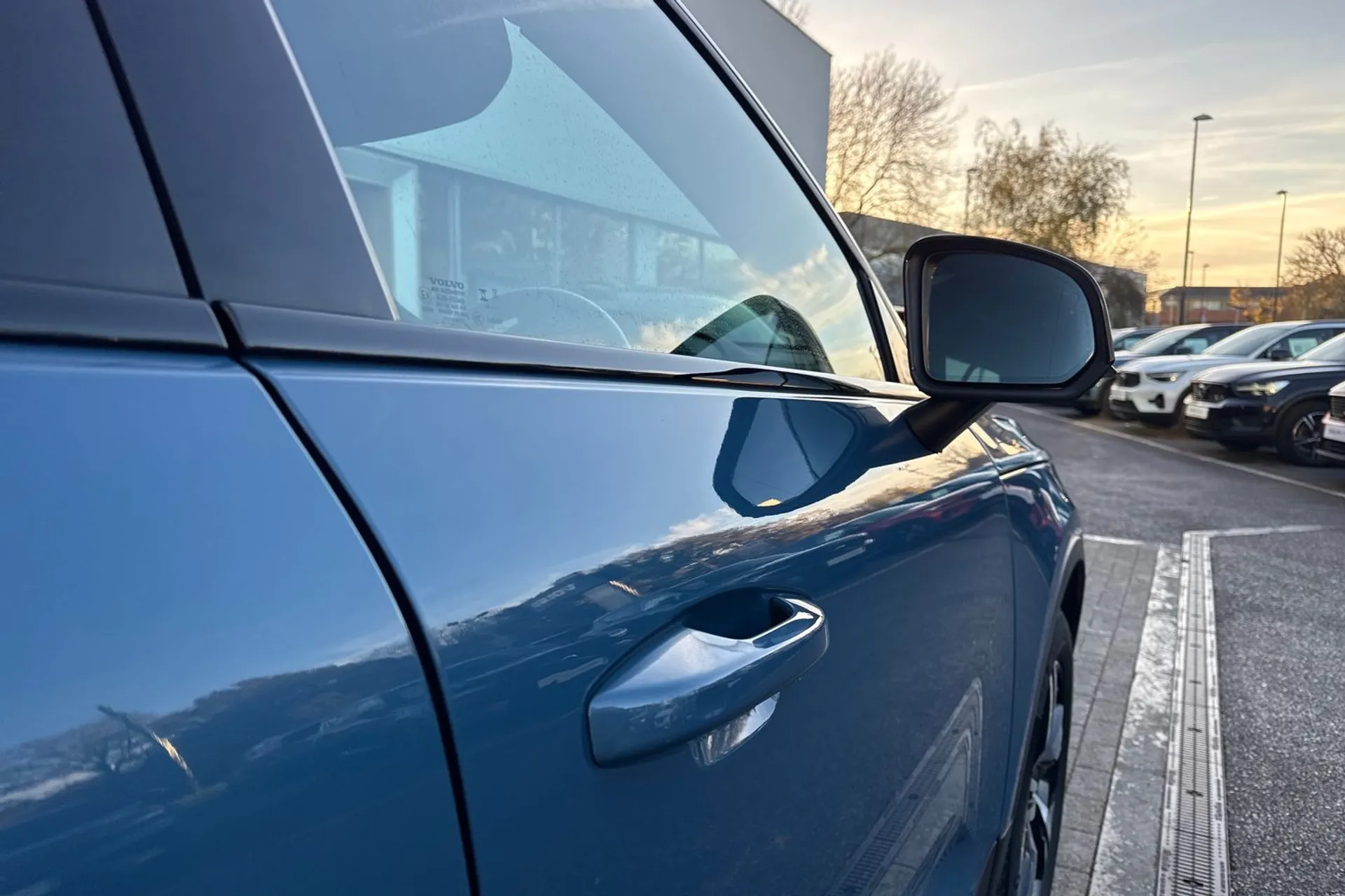 Volvo XC40 thumbnail image number 17