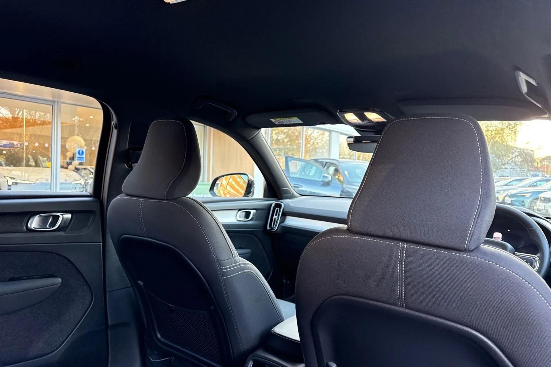 Volvo XC40 thumbnail image number 24