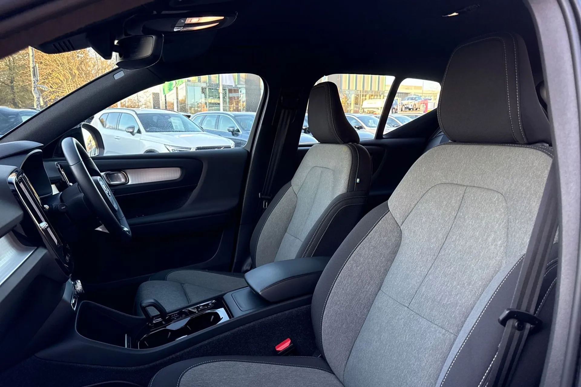 Volvo XC40 thumbnail image number 27