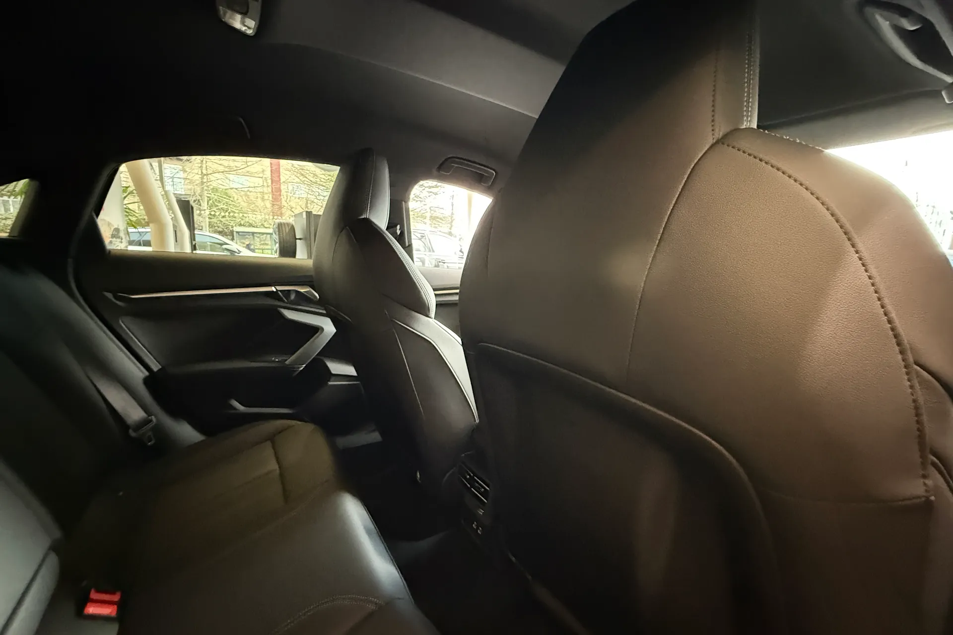 Audi A6 thumbnail image number 20