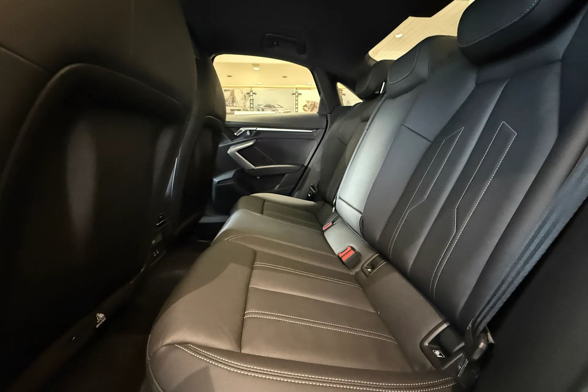 Audi A6 thumbnail image number 13