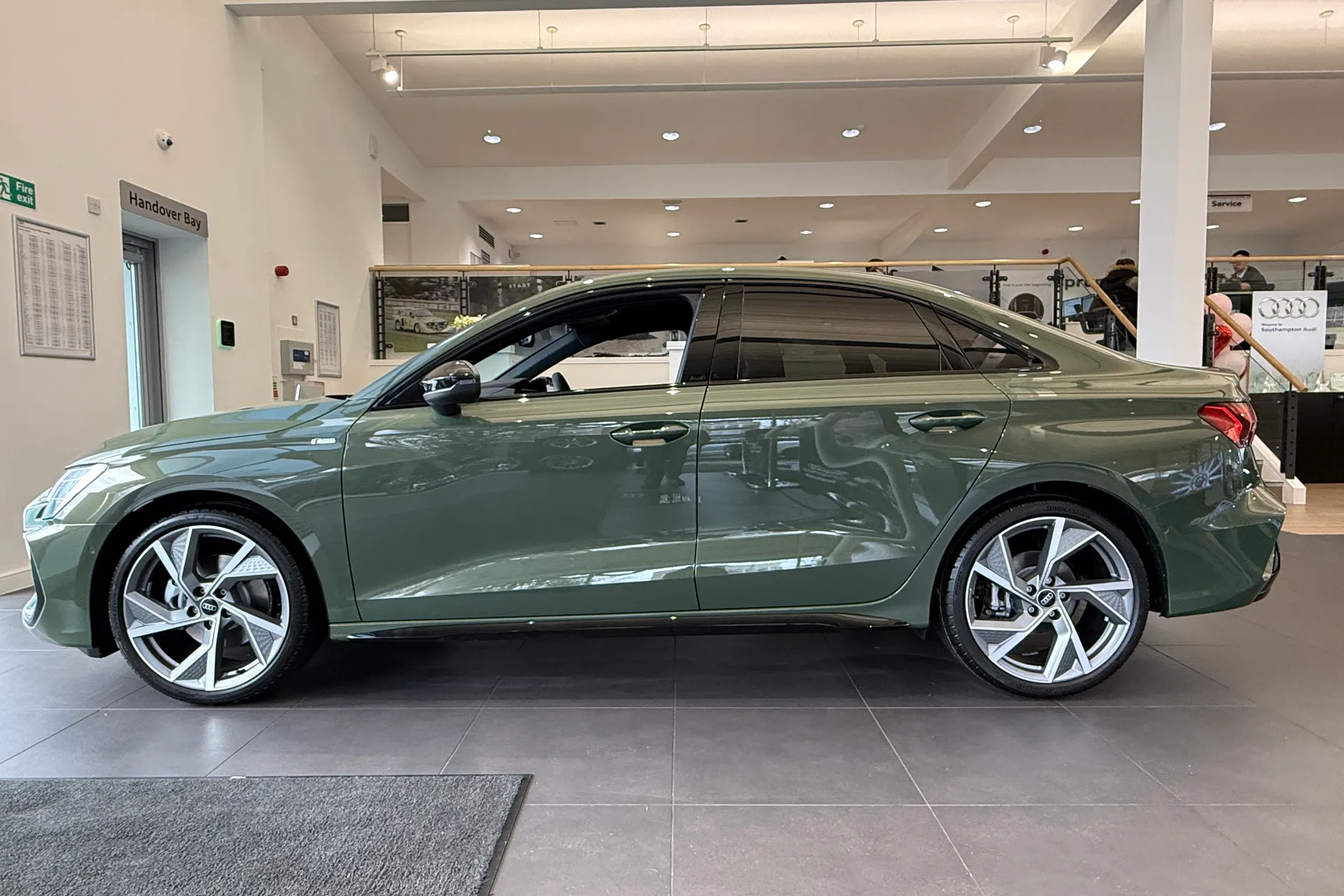 Audi A6 thumbnail image number 10