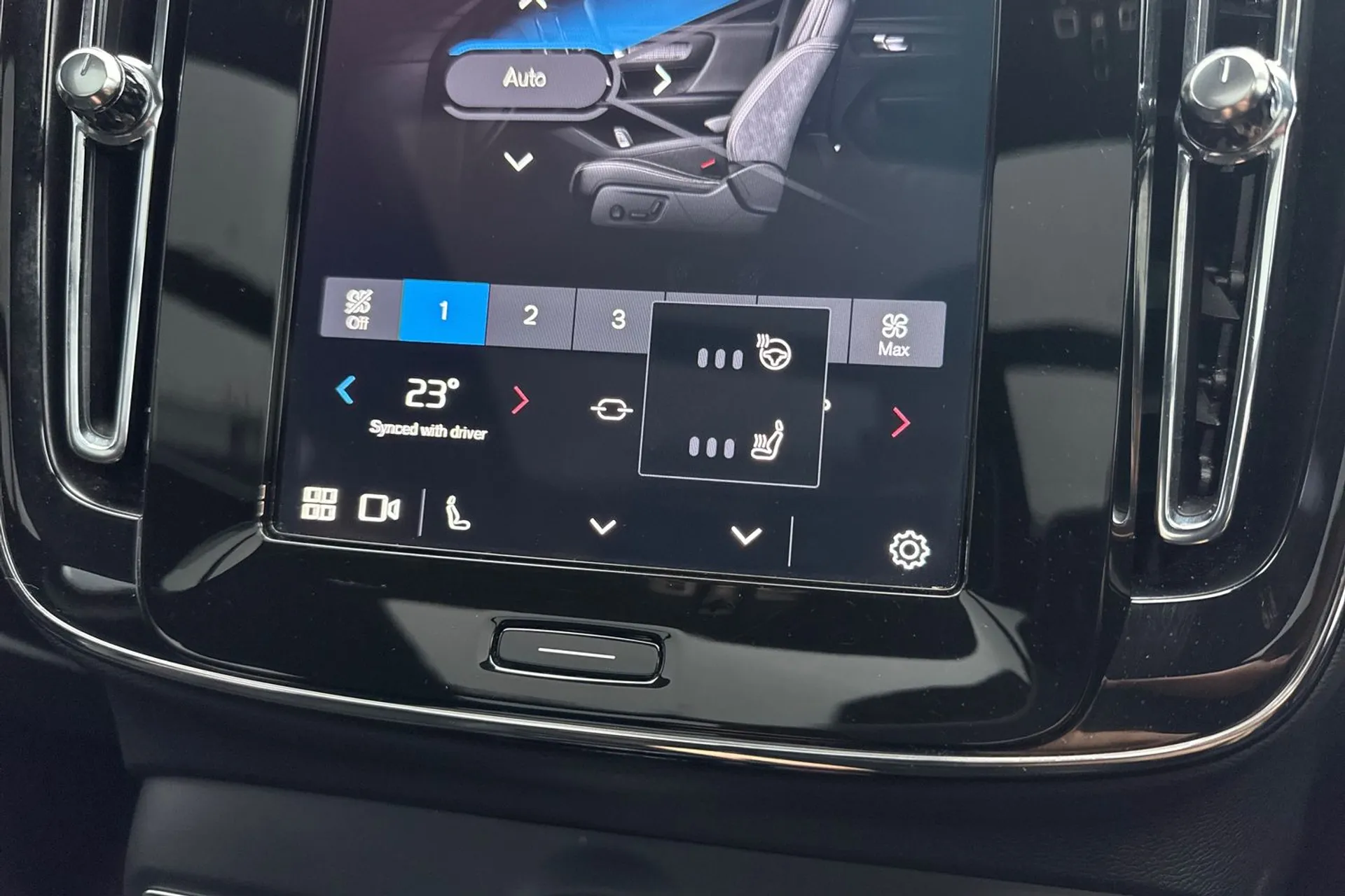 Volvo XC40 thumbnail image number 40