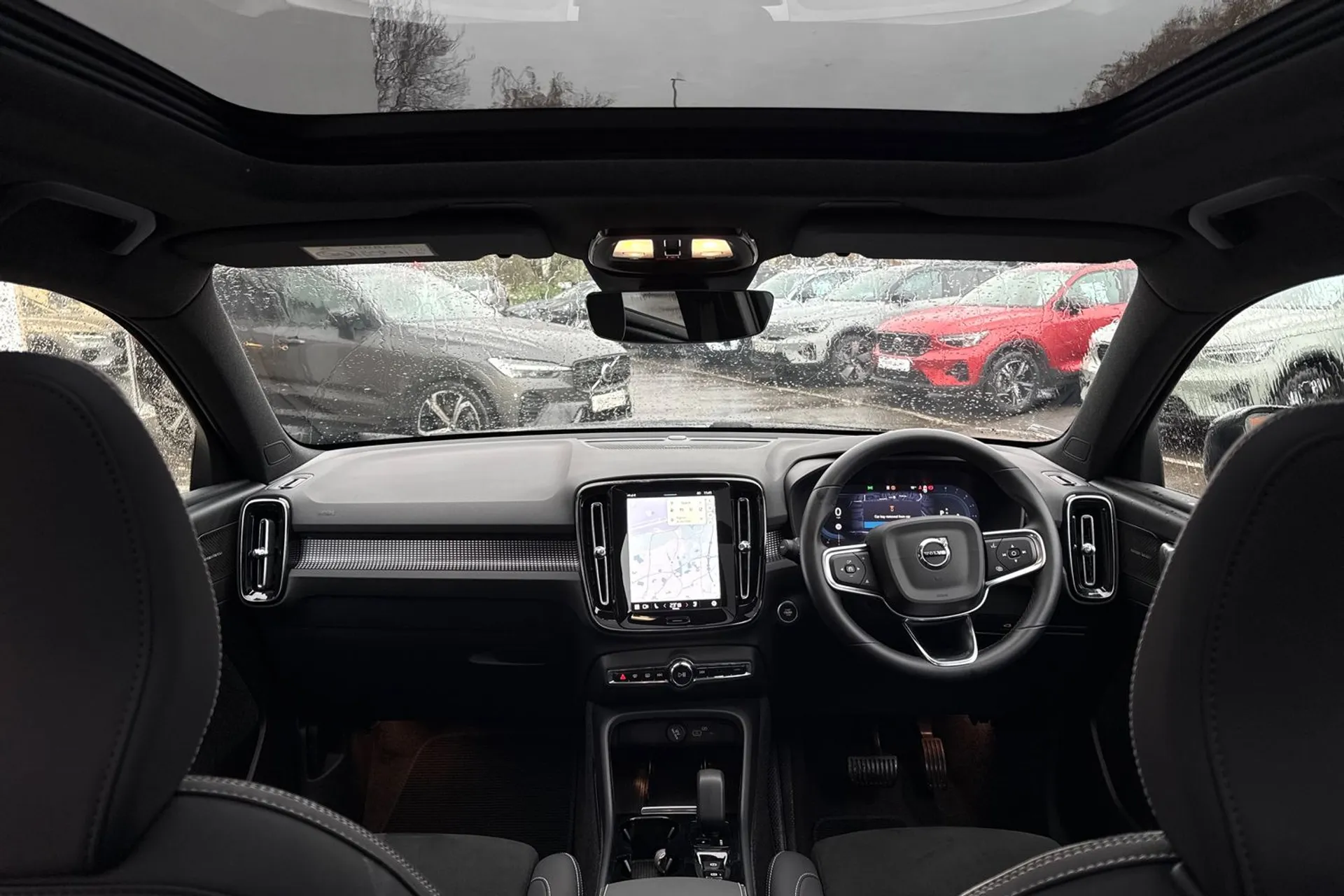 Volvo XC40 thumbnail image number 3