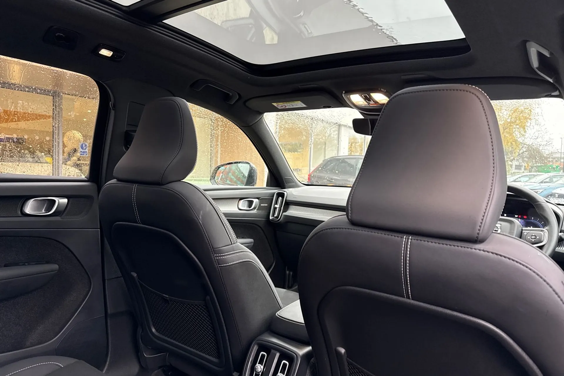 Volvo XC40 thumbnail image number 24