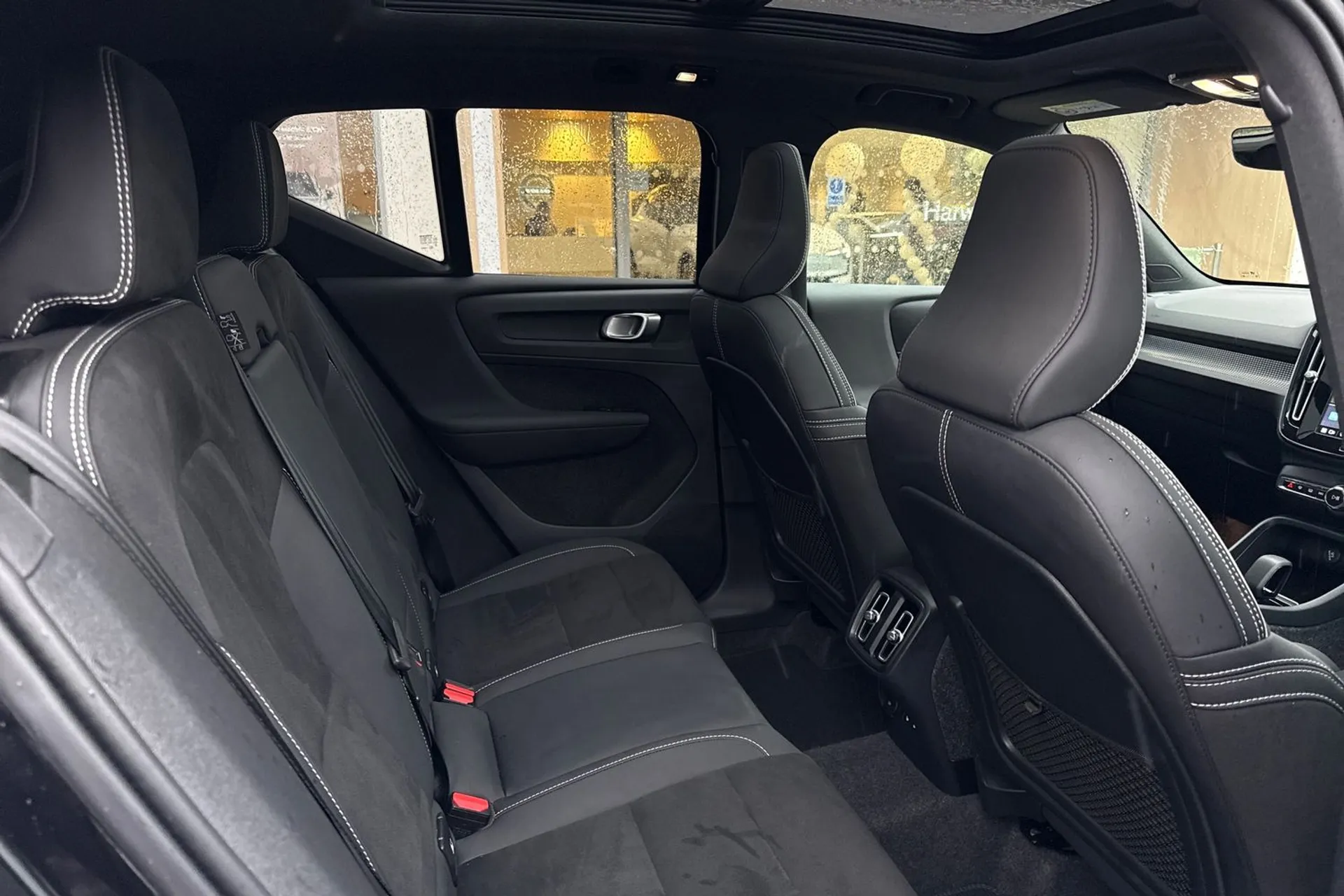 Volvo XC40 thumbnail image number 23