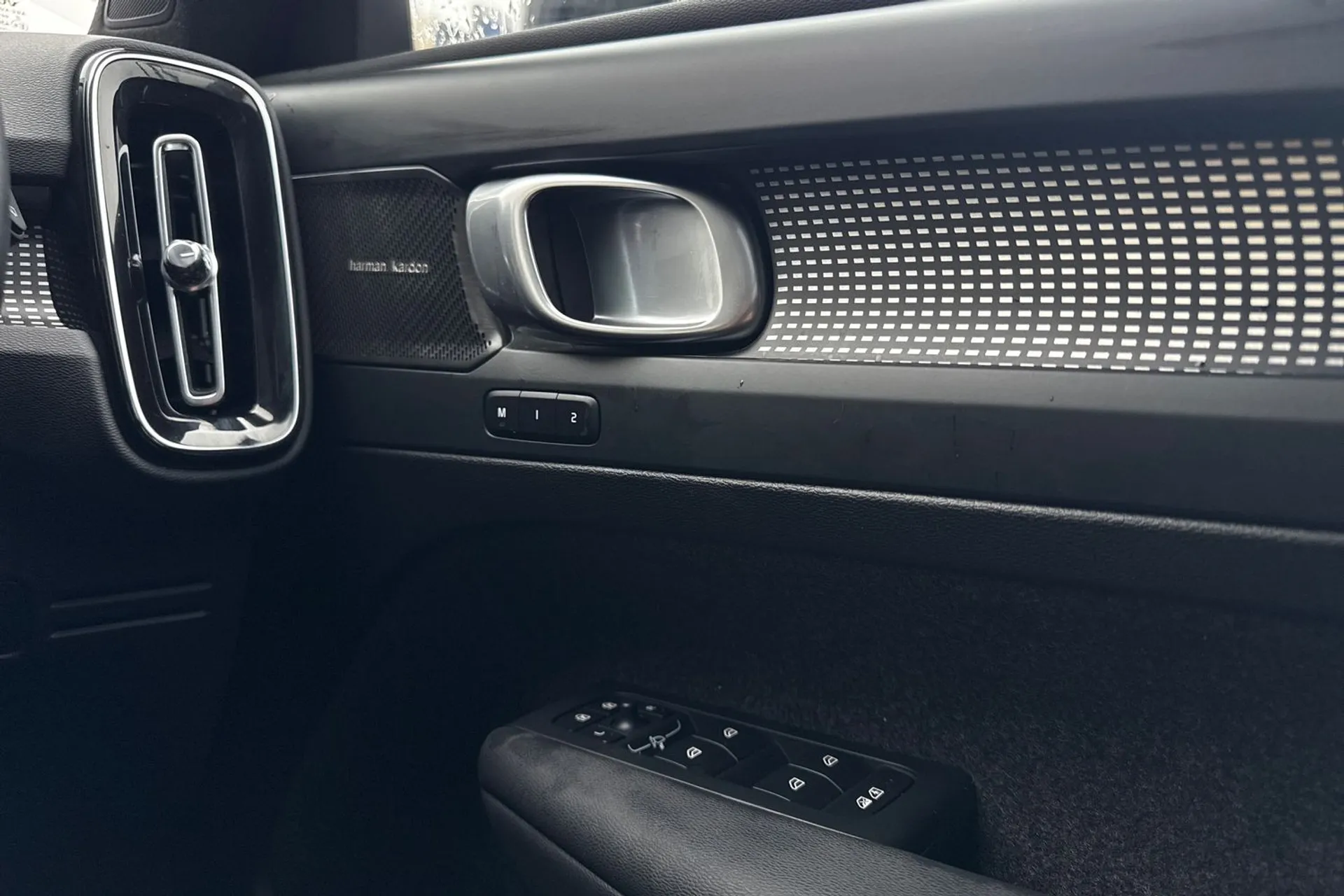 Volvo XC40 thumbnail image number 42