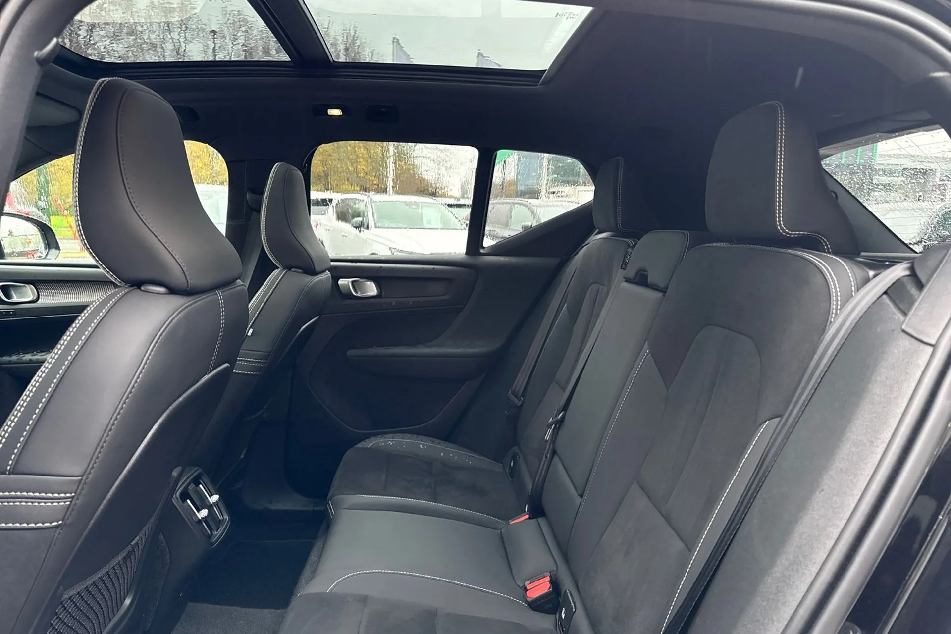 Volvo XC40 thumbnail image number 30