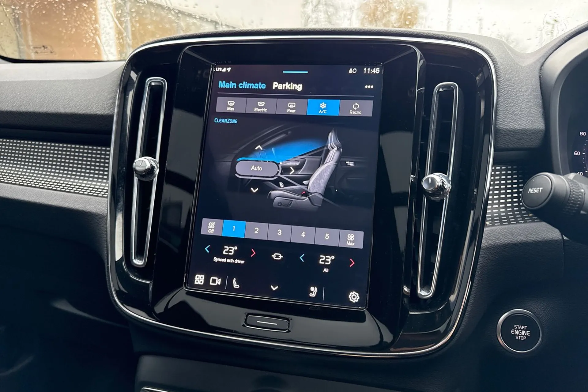 Volvo XC40 thumbnail image number 39