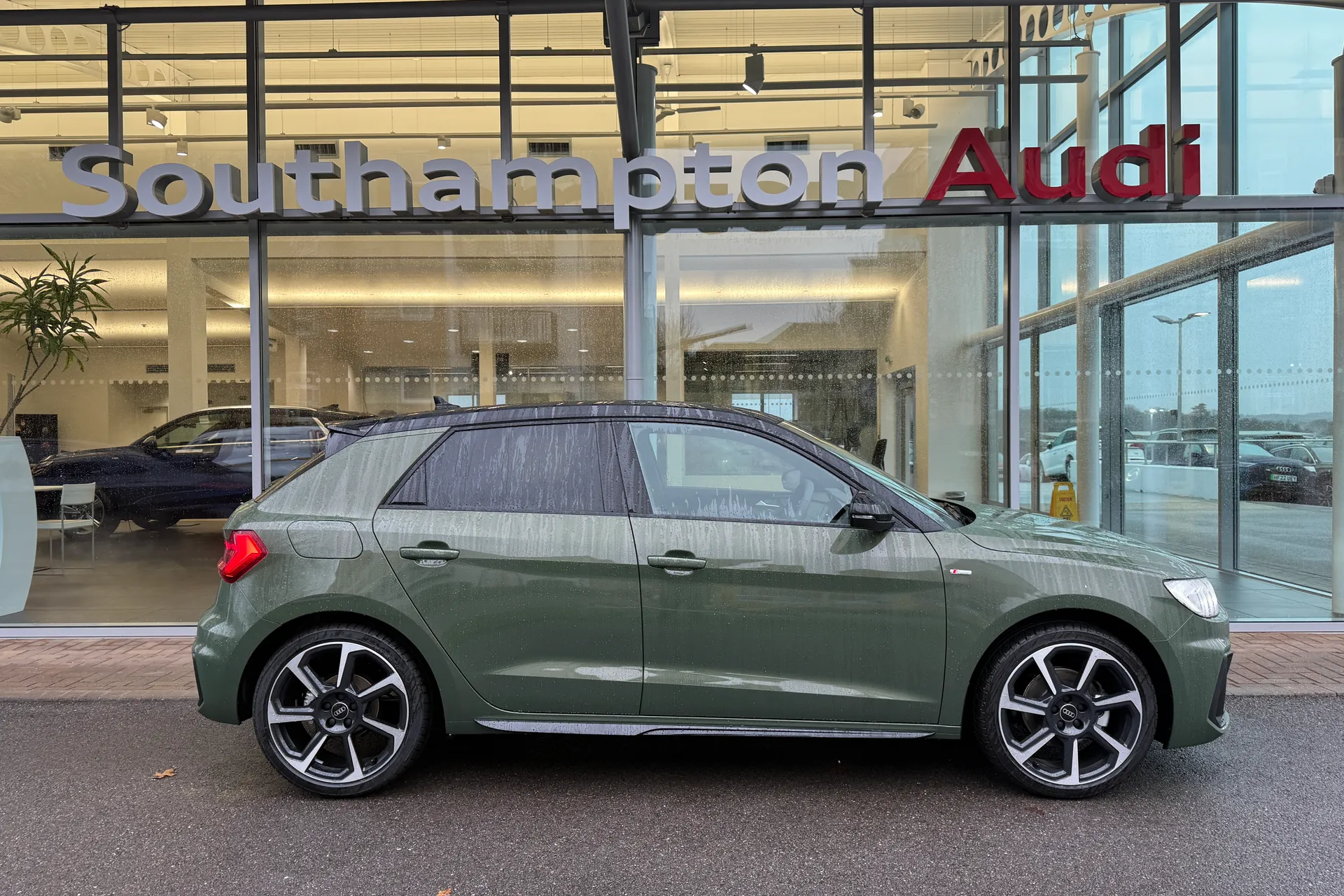 Audi A1 thumbnail image number 2