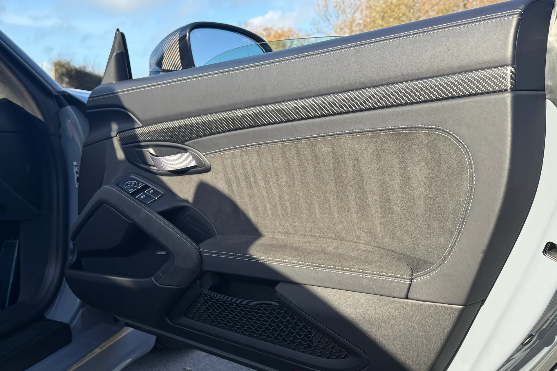 Porsche 718 thumbnail image number 32