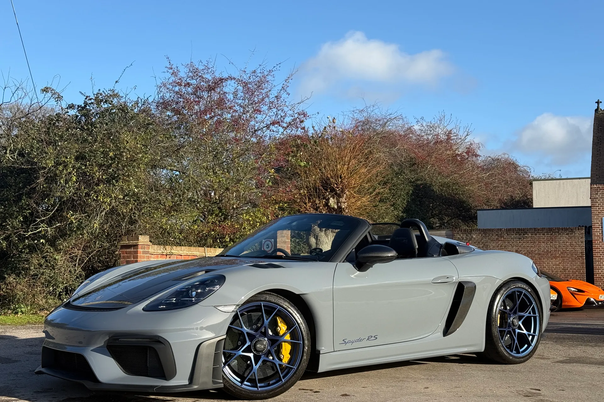 Porsche 718 focused image