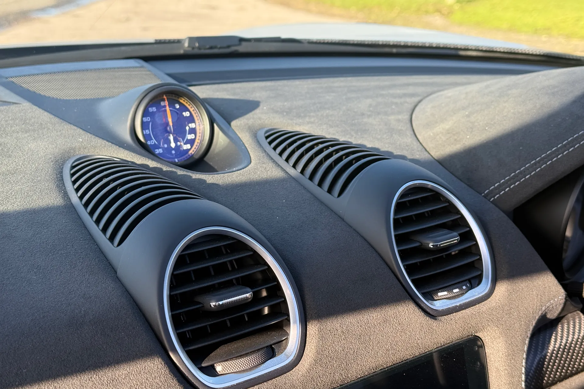 Porsche 718 thumbnail image number 12