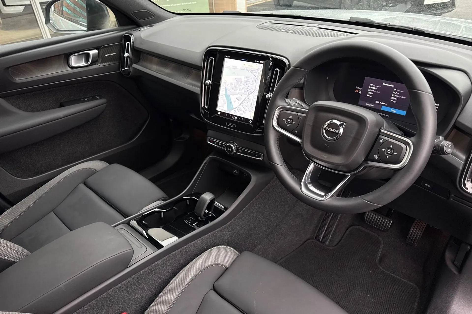 Volvo EX40 thumbnail image number 6