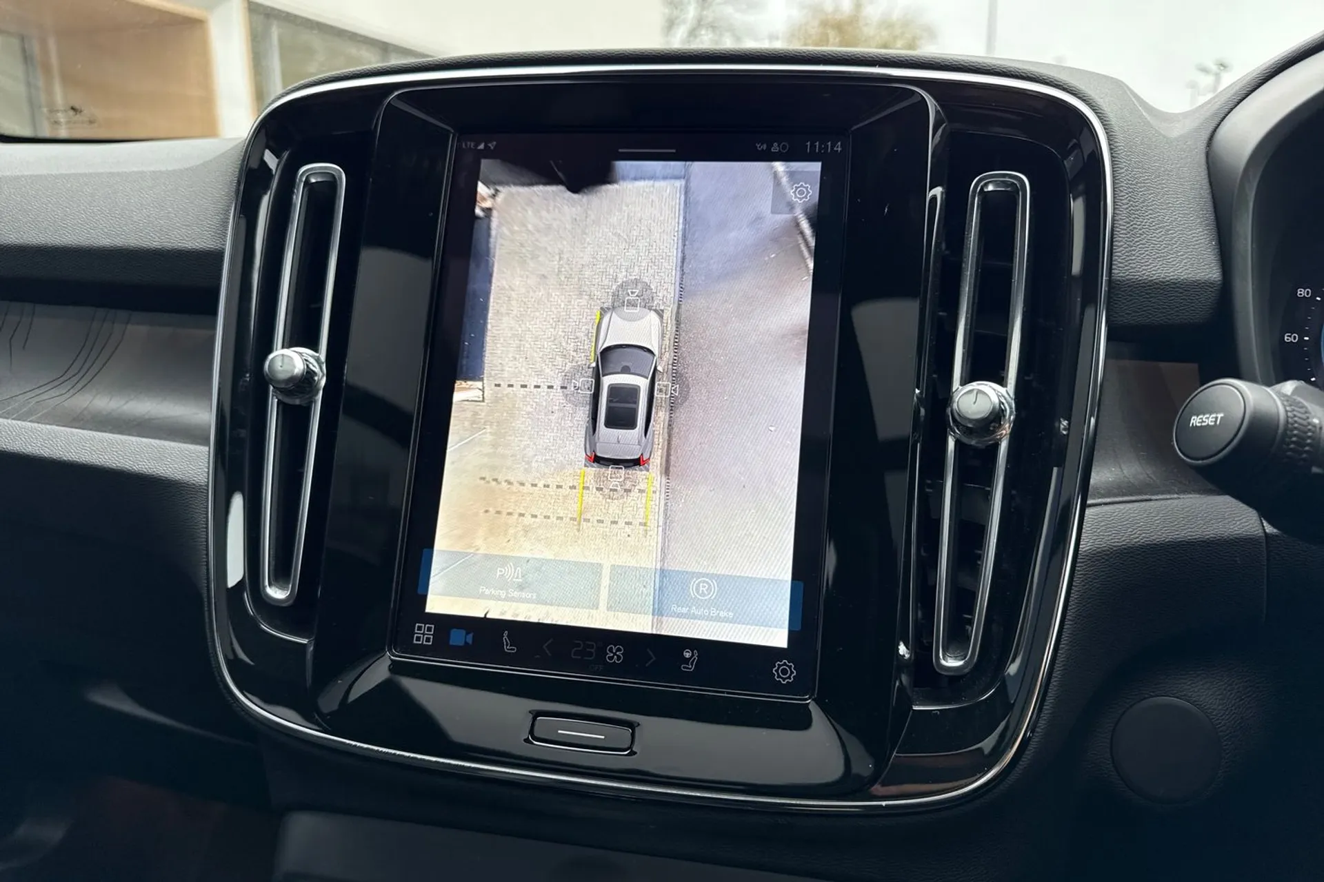 Volvo EX40 thumbnail image number 39