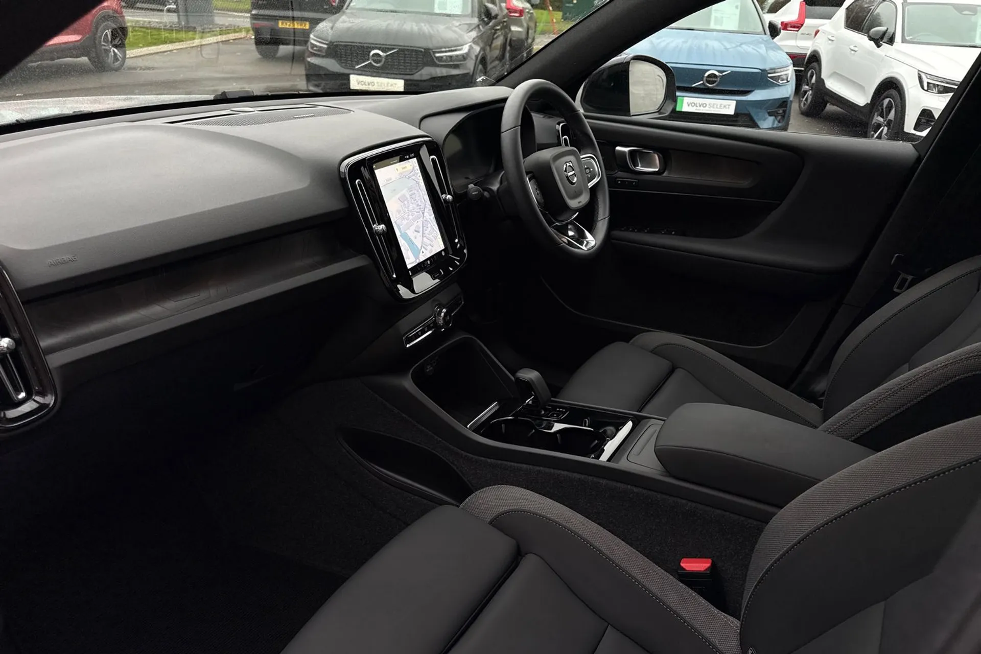 Volvo EX40 thumbnail image number 28