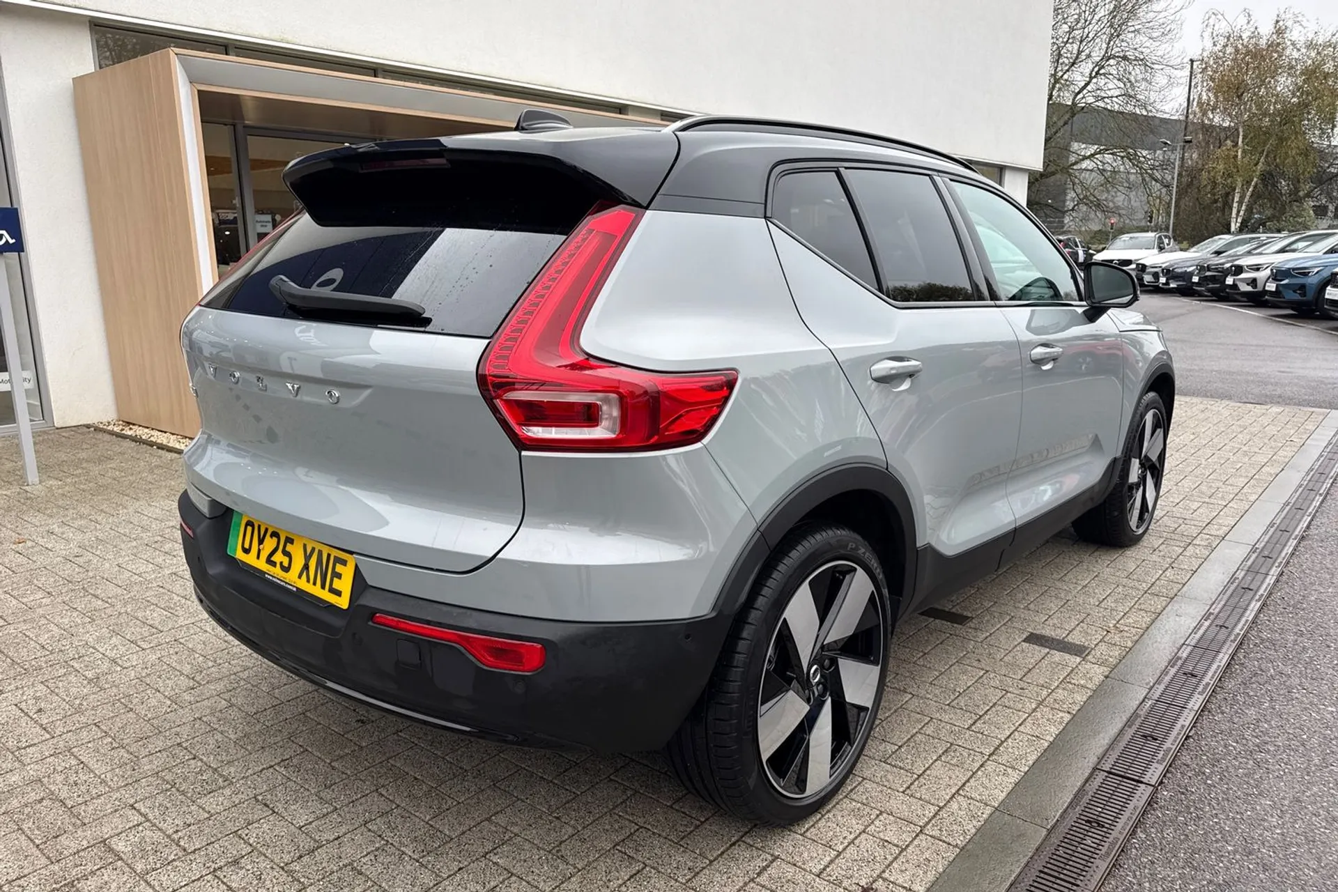 Volvo EX40 thumbnail image number 9