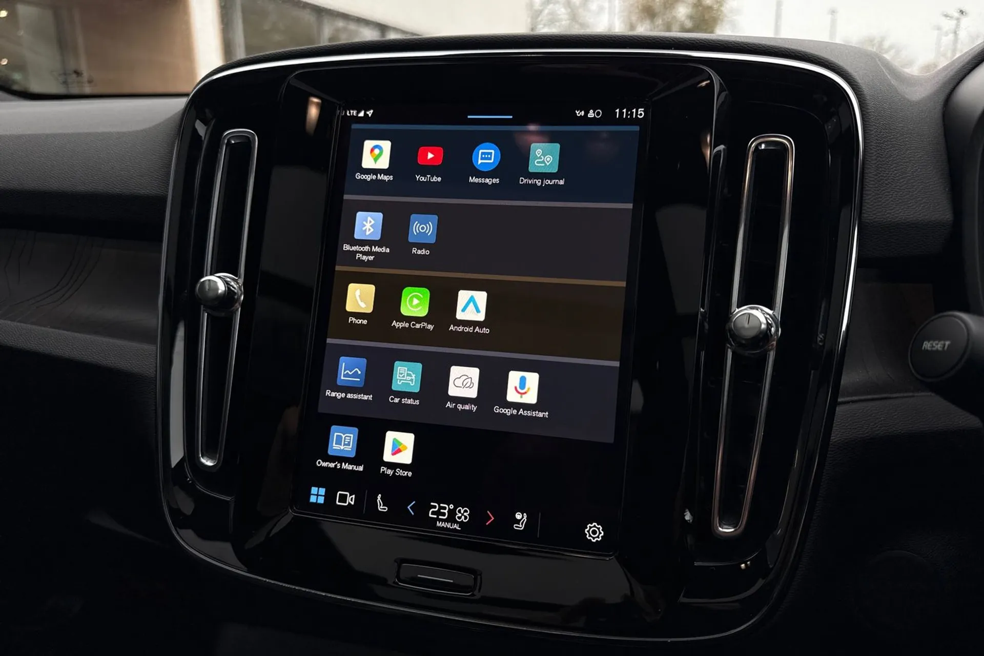 Volvo EX40 thumbnail image number 42