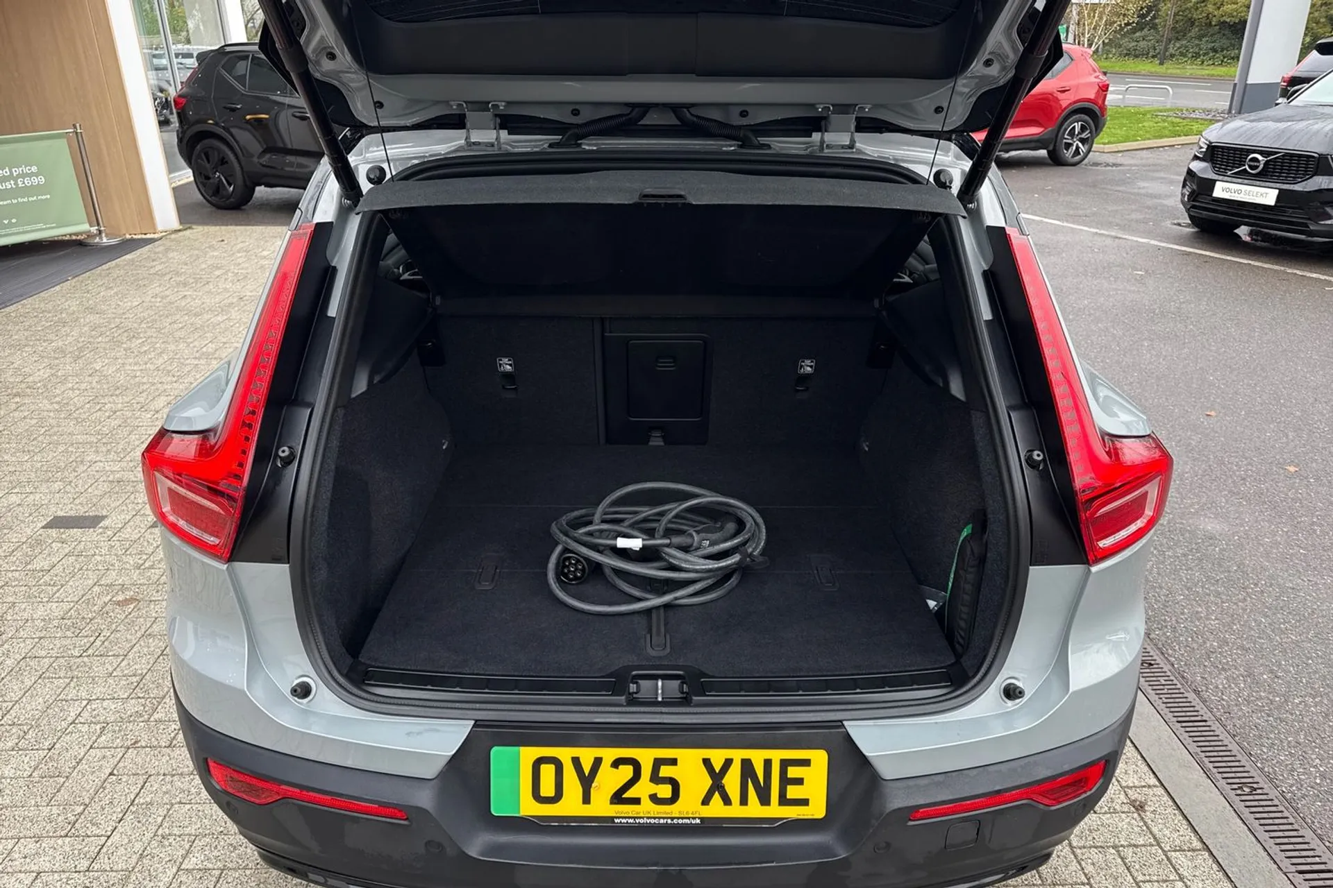 Volvo EX40 thumbnail image number 21