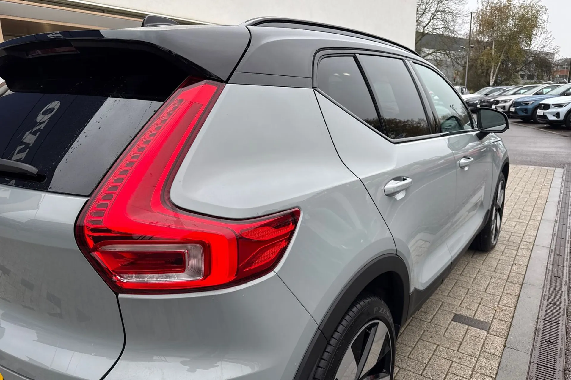 Volvo EX40 thumbnail image number 16