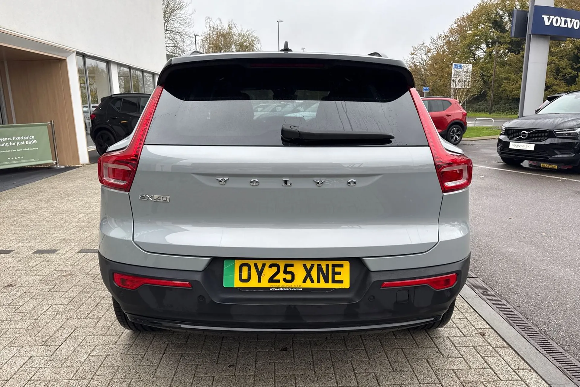 Volvo EX40 thumbnail image number 10