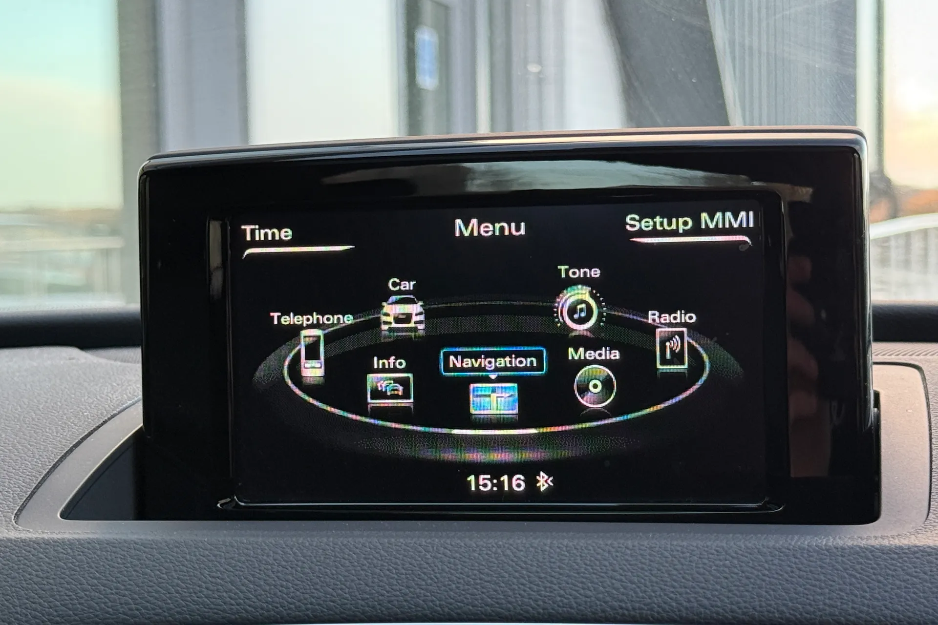 Audi Q3 thumbnail image number 14