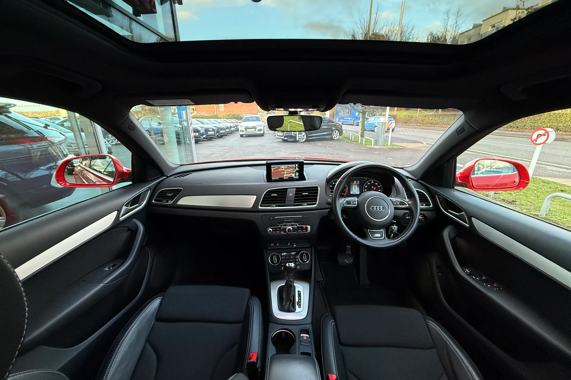 Audi Q3 thumbnail image number 3