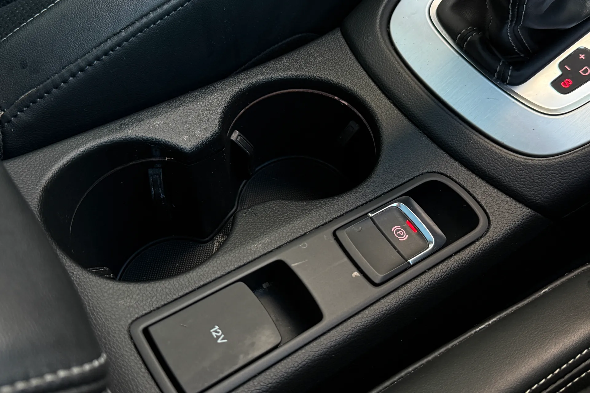 Audi Q3 thumbnail image number 25