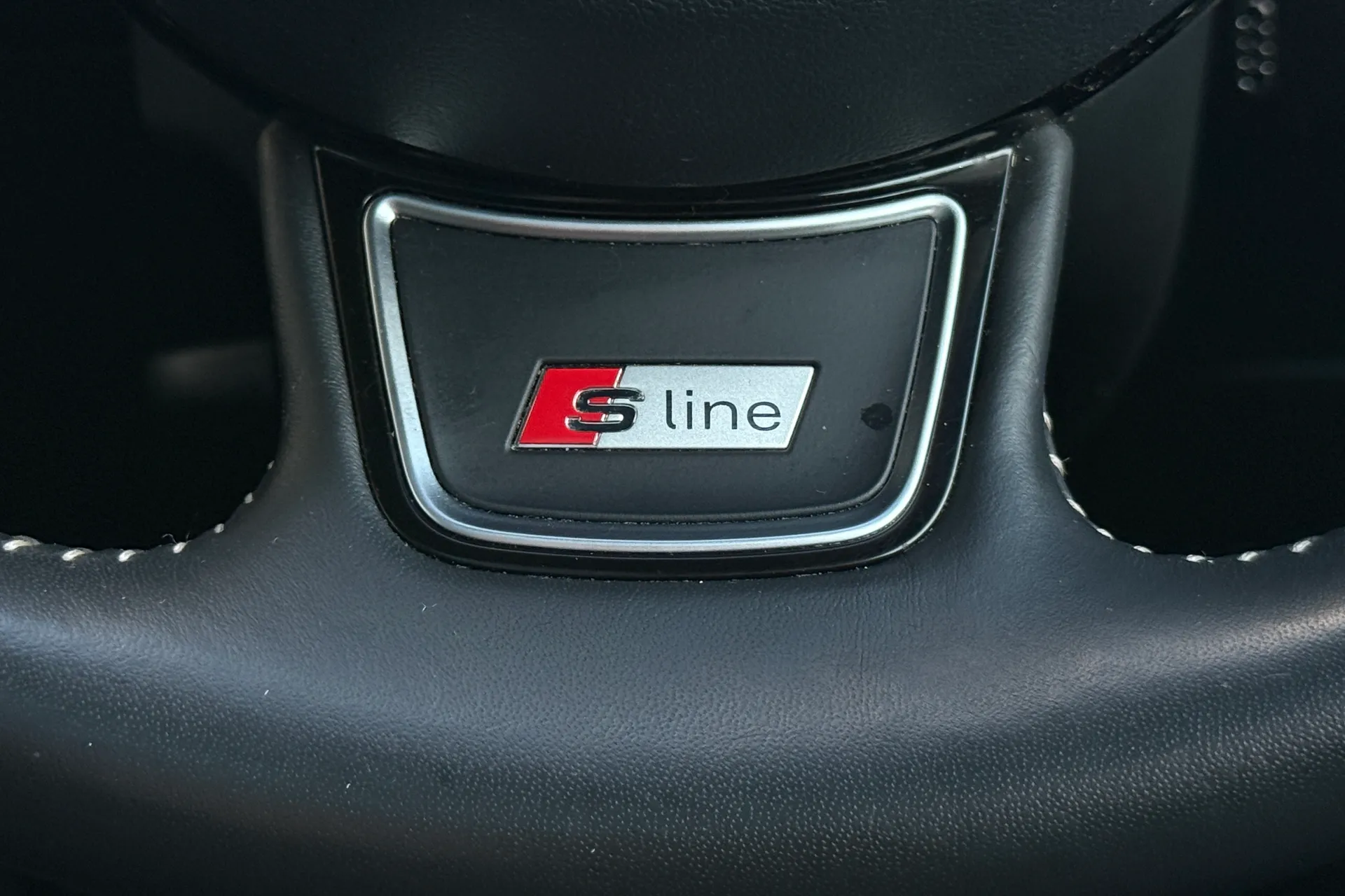 Audi Q3 thumbnail image number 19